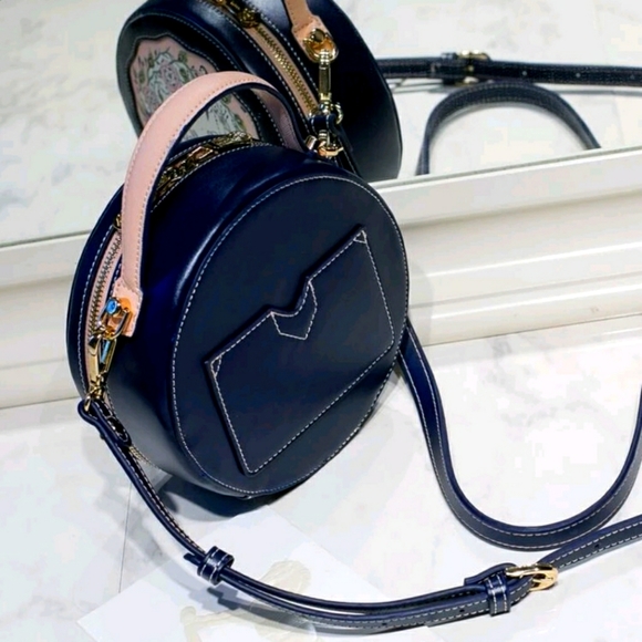 Flowers And Animals Graphic Colorblock Circle Bag - Picture 2 of 6